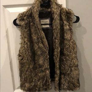 Abercrombie and fitch faux fur vest XS never worn